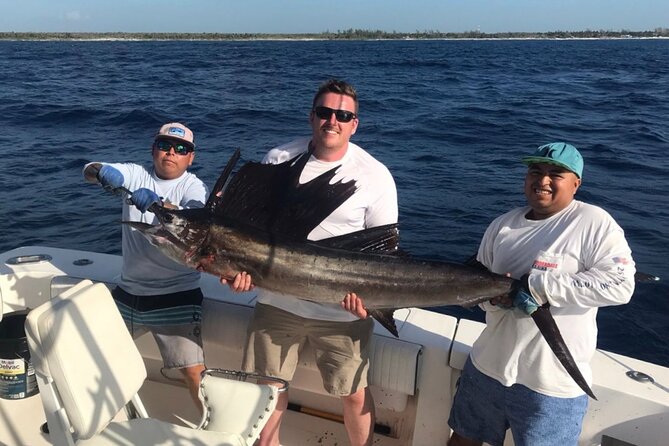 4 Hour Private Fishing Tour in Puerto Aventuras Riviera Maya - Dining and Refreshment Options