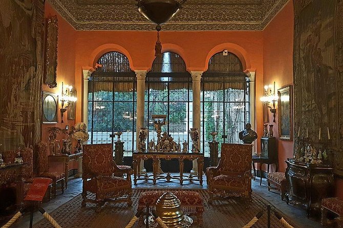 4-Hour Private Guided Walking Tour: Palaces of Seville - Meeting Point