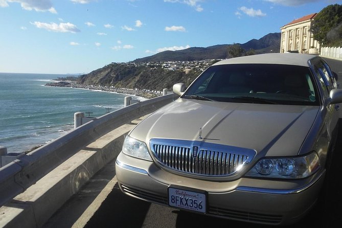 4-Hour Private Limo Tour of Los Angeles by a TV Personality With Free Drinks - Positive Guest Feedback