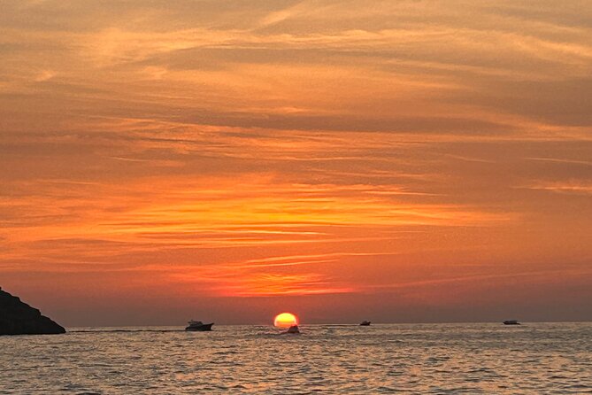 4-Hour Private Sunset Boat Tour of Sorrento - Accessibility and Participation