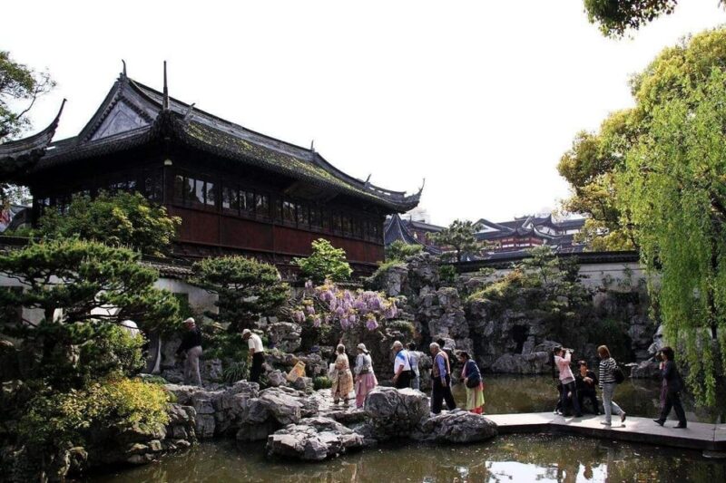 4-Hour Shanghai Best Garden and Temple Tour With Tea Tasting - Visiting Jade Buddha Temple