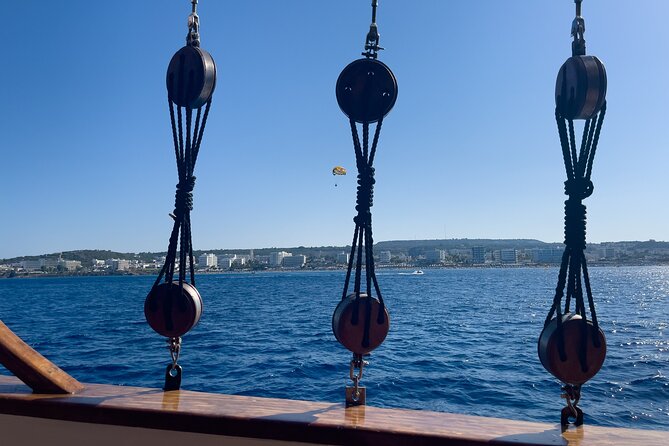 4-Hour Shared Cruise Tour in Protaras and Ayia Napa - Dining Experience