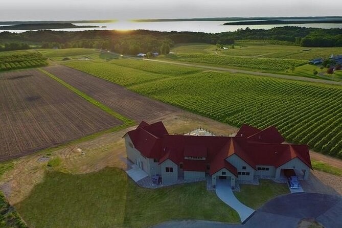 4-Hour Traverse City Sunset Wine Tour: 3 Wineries on Old Mission Peninsula - Stunning Bay Views