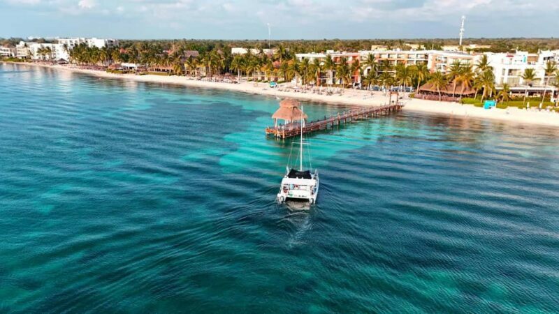 4 Hour Turtle Sanctuary Experience on a Luxury Catamarán - Snorkeling at Reef Locations