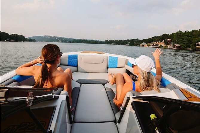 4 Hour Wake Surfing and Wake Boarding Boat Charter on Lake Austin - What to Bring and Expect