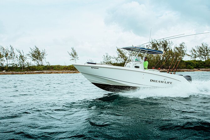 4 Hours 27FT Dream Life Private Charter in Nassau - Personalized Attention