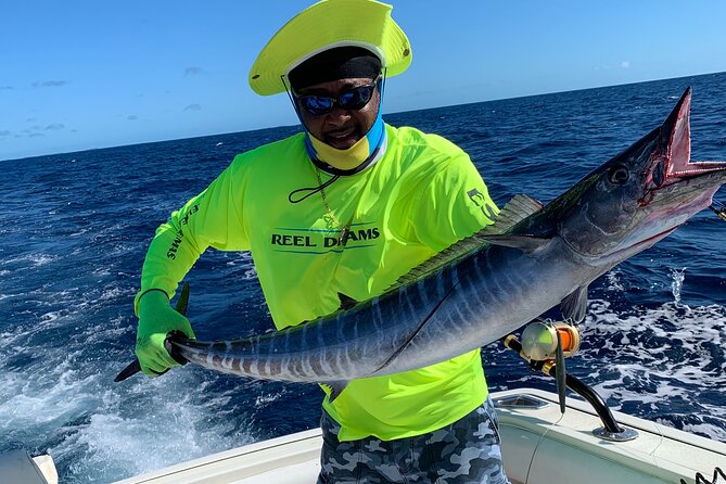 4 Hours 38FT Reel Dreams Private Charter in Nassau - Group Size and Tour Exclusivity