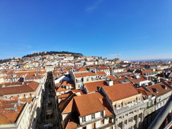 4-Hours Lisbon Sightseeing Highlights Tour - Private Group Experience