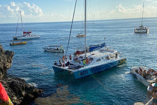 4 Hours Party Boat Catamaran Cruise in Negril - Participant Information