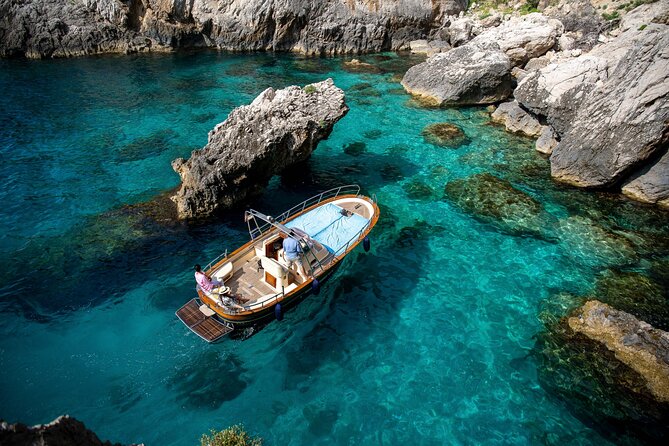 4 Hours Private Boat Tour of Capri - Key Points