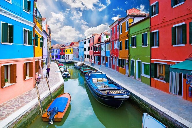 4 Hours Private Boat Tour to Murano, Burano With Local Real Guide - Meeting and Pickup