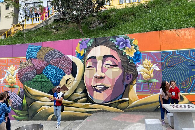 4 Hours Private Comuna 13 Graffiti Tour - Local Insights and Experiences