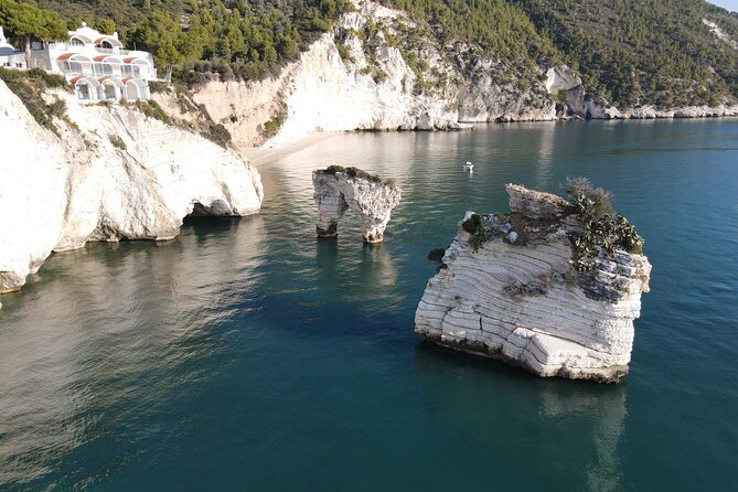 4 Hours Private Guided Boat Tour in Vieste - Accessibility and Participation