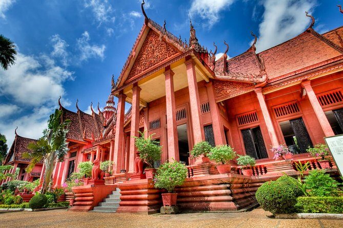 4 Hours Private Phnom Penh National Museum and Royal Palace Tour - Key Points