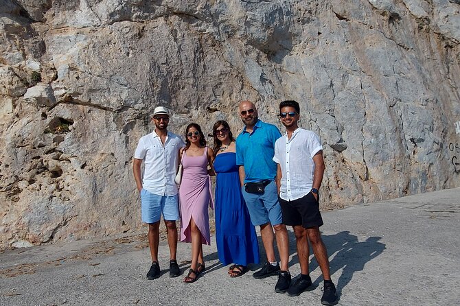 4 Hours Private Tour in Santorini With Pick up - Exploring Perissa Black Sand Beach