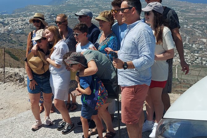 4 Hours Private Tour in Santorini With Pick up - Discovering Akrotiri and Red Beach