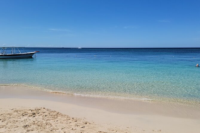 4 Hours Private Tour With Snorkeling and West Bay Beach Break - Accessibility and Recommendations