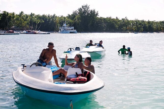 4 Hours Punta Cana Speed Boat and Snorkeling Experience - Refreshments and Relaxation