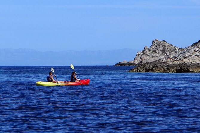4 Hours Sea Kayaking From Komiža - Booking Information