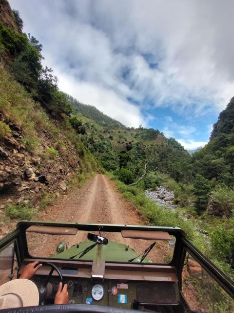4 Hours Unique Jeep Safari Tour to Pico Do Arieiro, Madeira - Itinerary