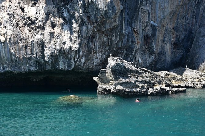 4 Island Tour to Emerald Cave by Longtail Boat From Koh Lanta - Lunch on Koh Ngai Beach