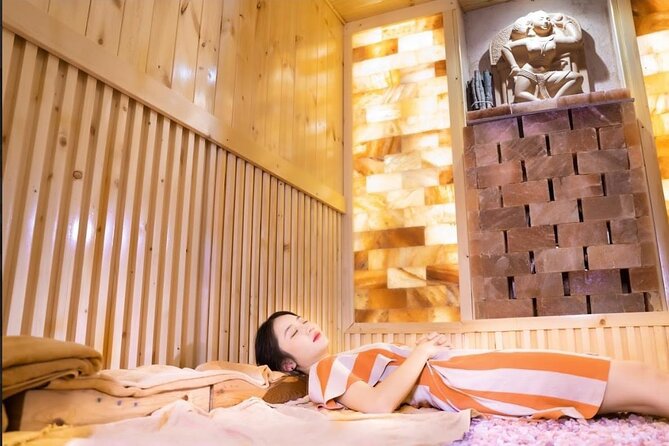 40 Minutes Herbal Bath & 20 Minutes Detoxic Himalayan Salt Snow - Spa Amenities and Services