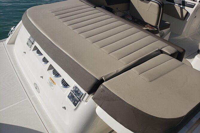 42 Ft Private Yacht Miami, Rent for 2 Our 4 Hours, for 12 People - Meeting and Additional Information