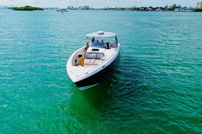 42ft Cigarette Yacht Rental in Miami All Inclusive - Inclusions and Onboard Amenities