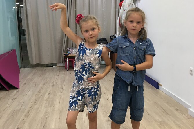 45 Minutes Flamenco Dance Class for Family in Málaga - Class Overview
