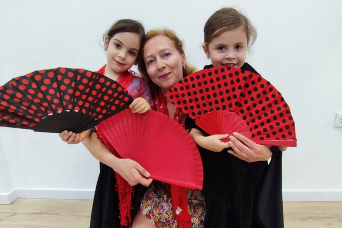 45 Minutes Flamenco Dance Class for Family in Málaga - Reviews and Accessibility