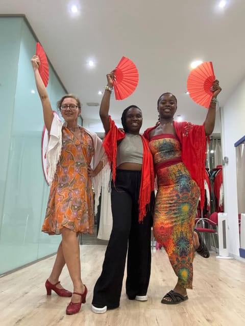 45 Minutes Flamenco Dance Class for Family in Málaga - Family Experience