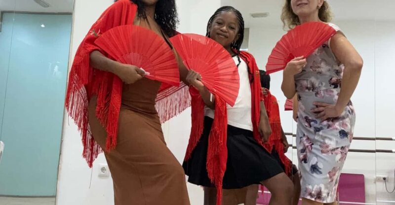 45 Minutes Flamenco Dance Class for Family in Málaga - Class Content