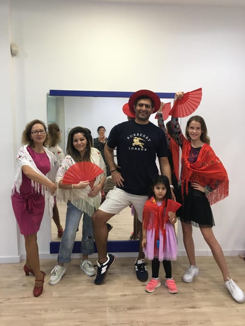 45 Minutes Flamenco Dance Class for Family in Málaga - Cultural Insight