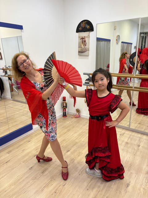 45 Minutes Flamenco Dance Class for Family in Málaga - Cancellation Policy