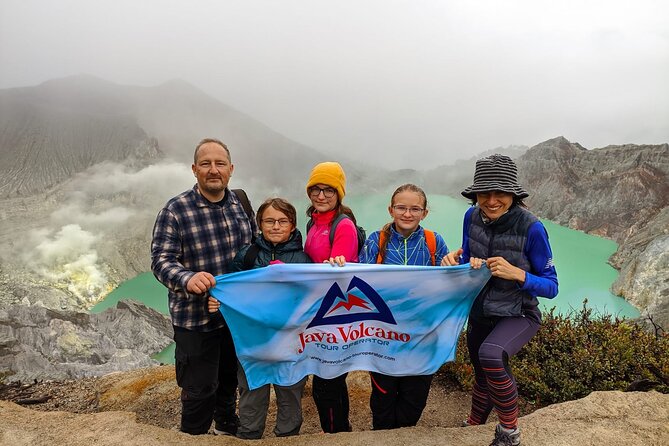 4D3N Ijen Crater,Papuma Beach, Tumpak Sewu Waterfal & Mount Bromo - Pickup and Transportation