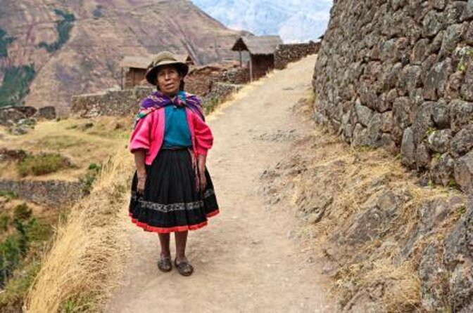 4D3N Llama Trek to Machu Picchu & Sacred Valley Journeys - Key Points