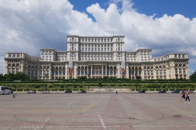 4h Executive Private Tour Bucharest City - Fabulos Experience - About the Guide