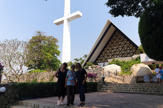 4HRS Small Group Half Day City Tour With Lunch at High Divers - Accessibility and Additional Information