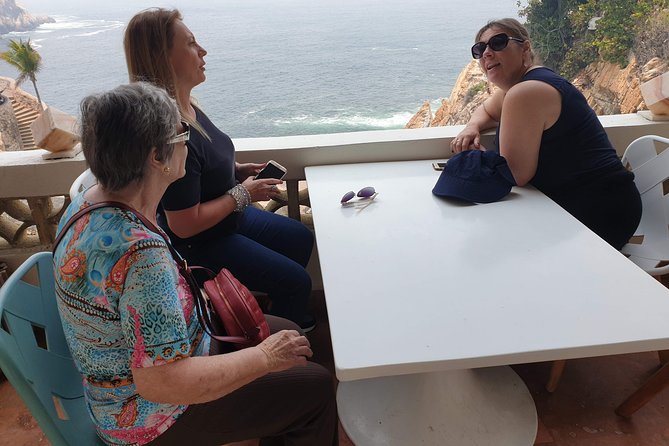 4HRS Small Group Half Day City Tour With Lunch at High Divers - Observing High Cliff Diving