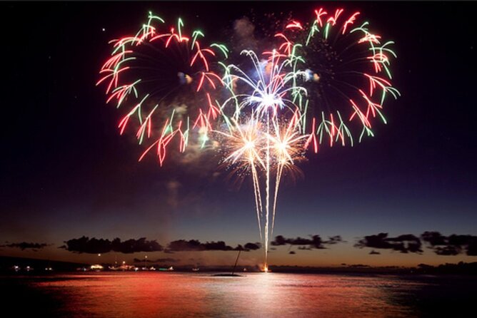 4th of July Fireworks on the Water in Lahaina - Key Points