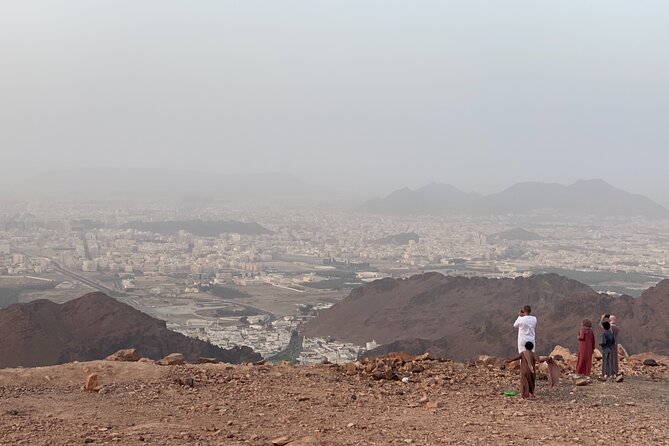 4WD Adventure in Uhud Mountain - Light Refreshments Included