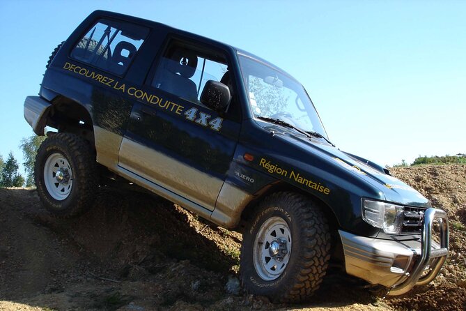 4x4 Crossing in a Private Estate in Pays De Loire - Key Points