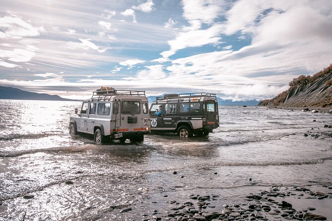 4×4 Off Road Tour to Escondido and Khami Lakes - Exploring Lago Fagnanos Landscape