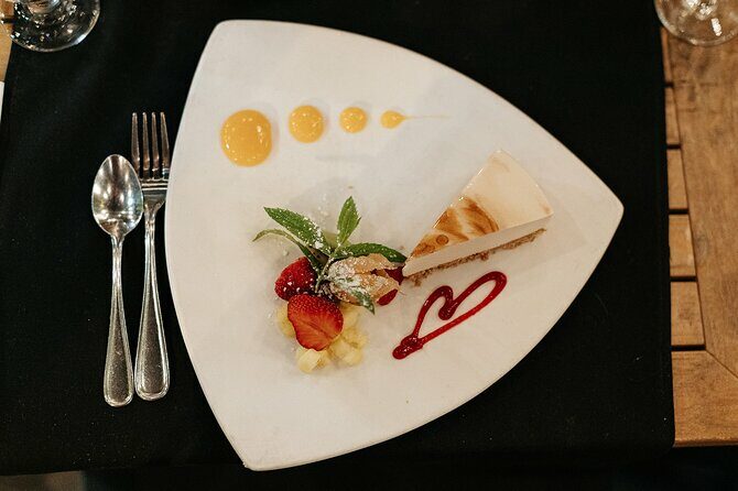 5-course Progressive Dinner on Grande-Allée and History Tour - Key Points