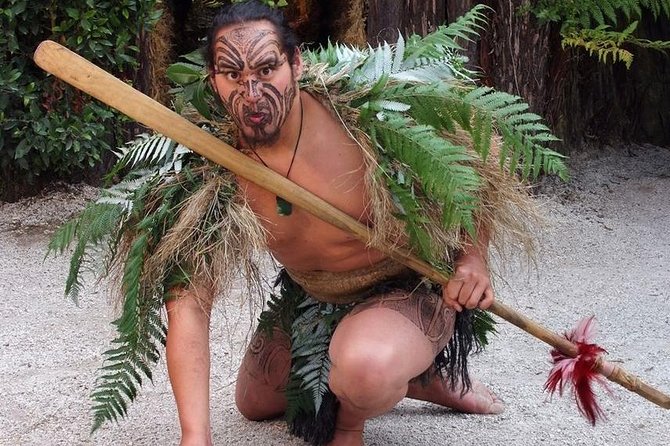 5-Day Bay of Islands Rotorua Waitomo Caves and Hobbiton Tour From Auckland - Maori Cultural Experience