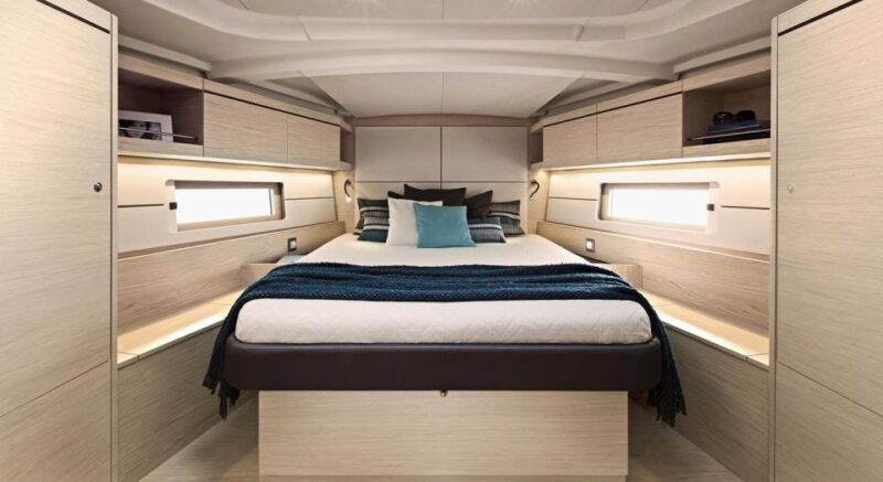5-Day Crewed Charter The Discovery Beneteau Oceanis 46.1 - Included Activities and Services