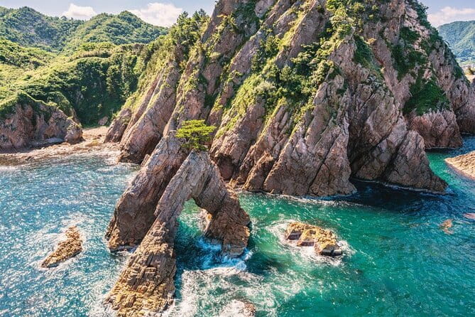 5 Day One Way Bus Trip to Fukuoka From Osaka via Sanin - Key Points