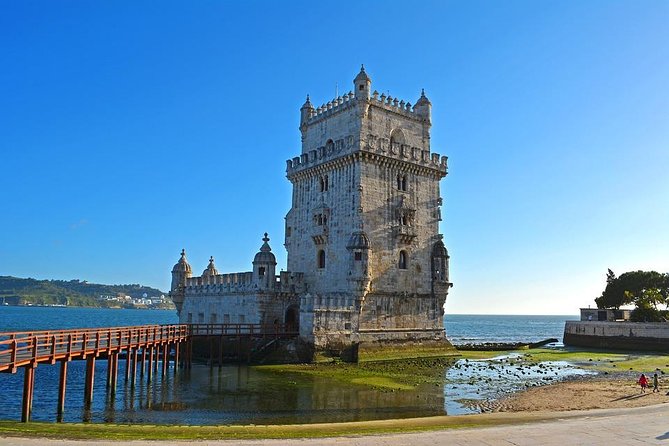 5 Day Private Tour in Portugal From Lisbon - Booking Details