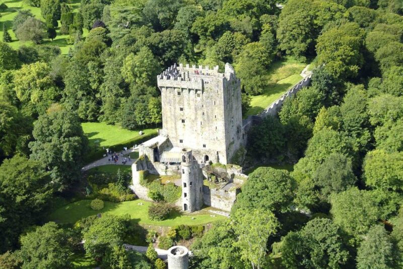 5-Day Tour of West Ireland: Blarney Stone & Cliffs of Moher - Blarney Castle and Queenstown