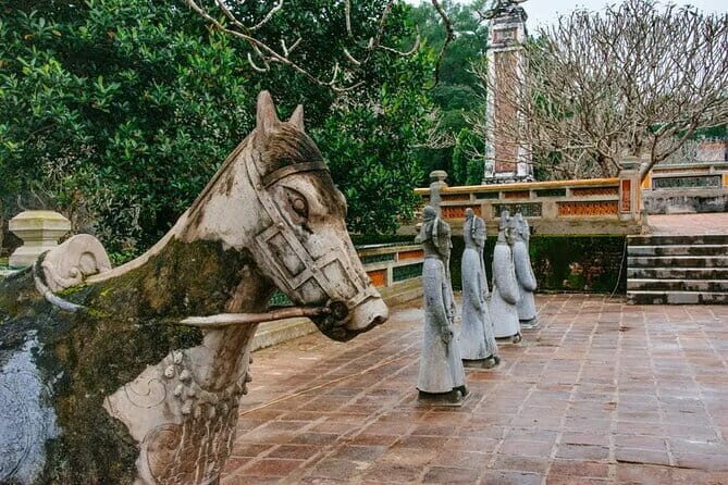5 days Center Vietnam Package Tour with Danang Hue and Hoian - Key Points